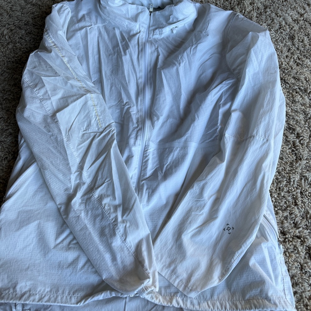 Lululemon windbreaker